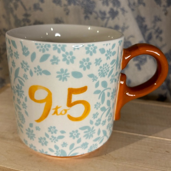 Dolly Parton 9 to 5 Floral Stoneware 20oz Mug - Picture 1 of 7